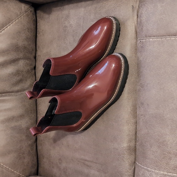 Cougar Kensington Patent Booties - Picture 1 of 6